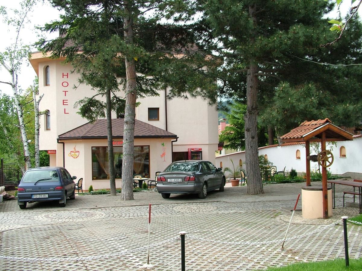 Отель Family Hotel Emaly 1 Банкя-16