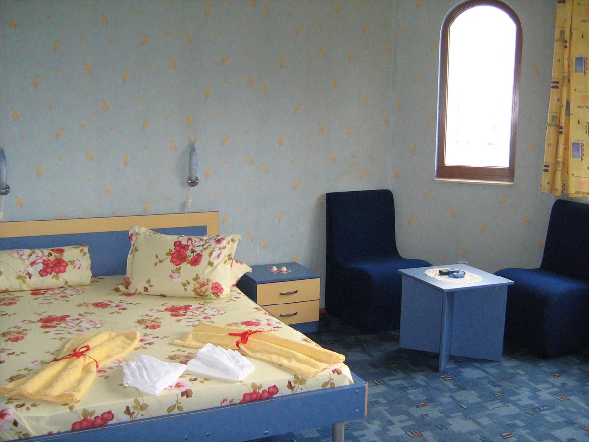 Отель Family Hotel Emaly 1 Банкя